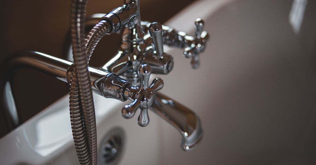 Troubleshooting Common Shower and Tub Problems